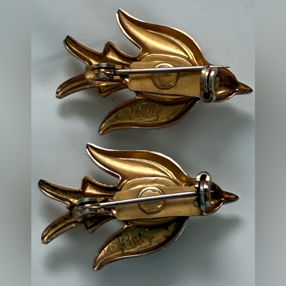 1940S CORO BIRD BROOCH SET RED STONE JELLY BELLY VINTAGE GOLD TONE - Picture 10 of 11